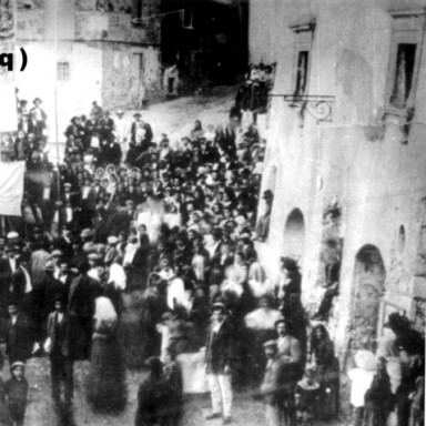 Piazza della Vittoria, 1911 fountain inauguration, Calascio.