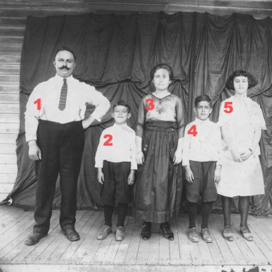 Unknown Italian Family in the U.S., circa 1910s.